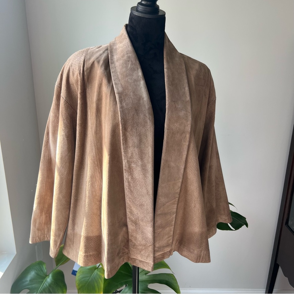 Vintage Suede Open-Front Women's Jacket in Light Tan - Picture 2 of 5